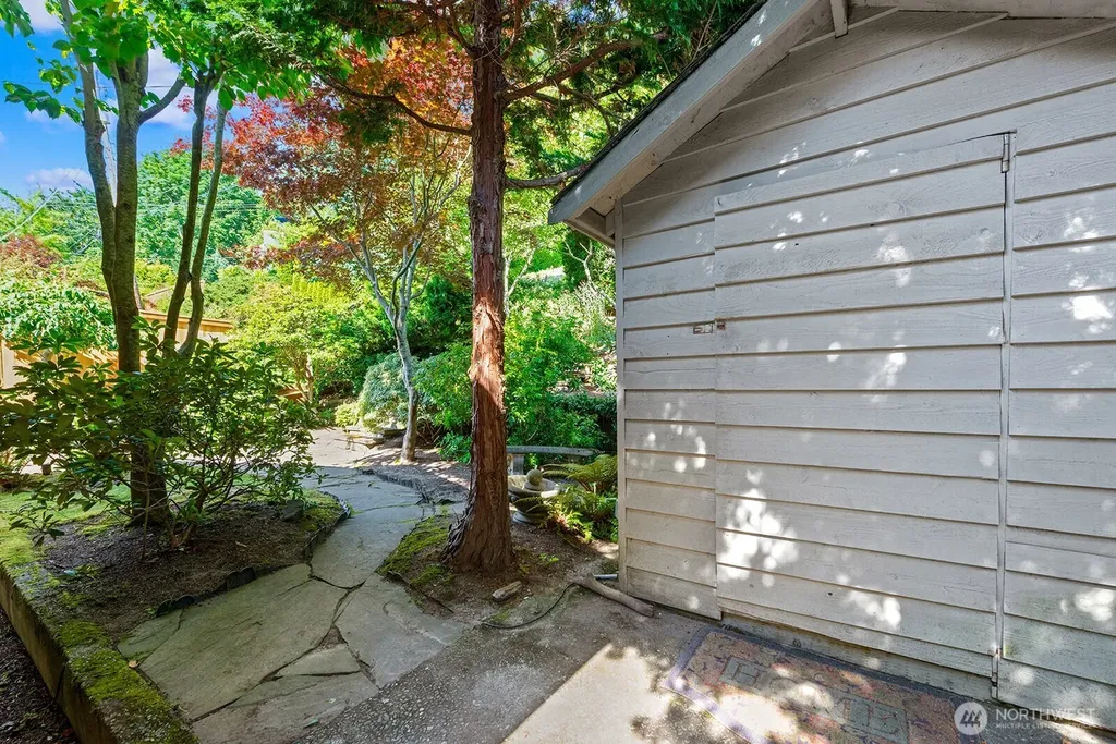 4018 59th Avenue SW Seattle WA 98116