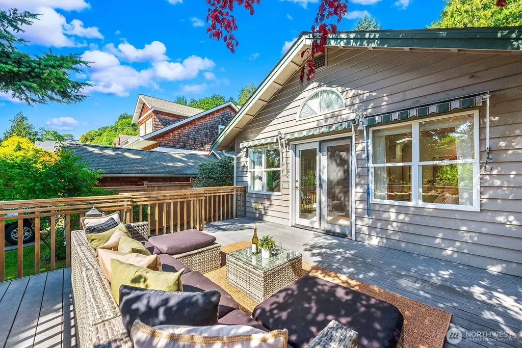 4018 59th Avenue SW Seattle WA 98116