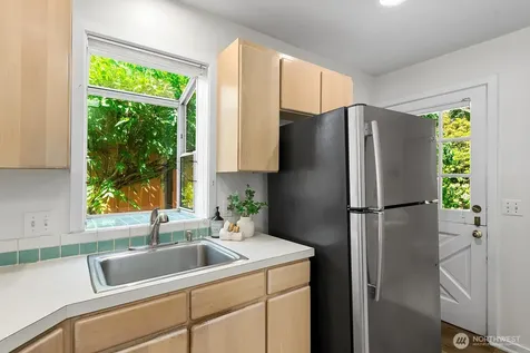 4018 59th Avenue SW Seattle WA 98116