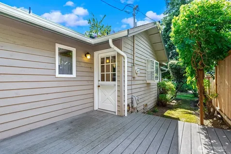 4018 59th Avenue SW Seattle WA 98116