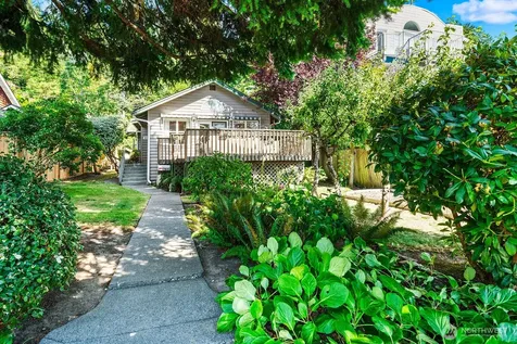 4018 59th Avenue SW Seattle WA 98116