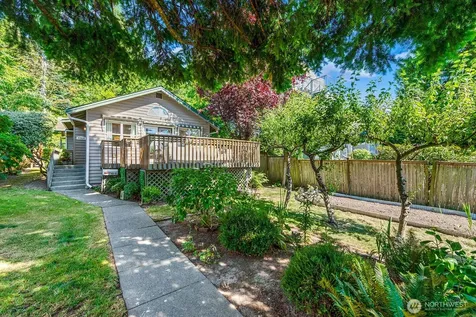 4018 59th Avenue SW Seattle WA 98116