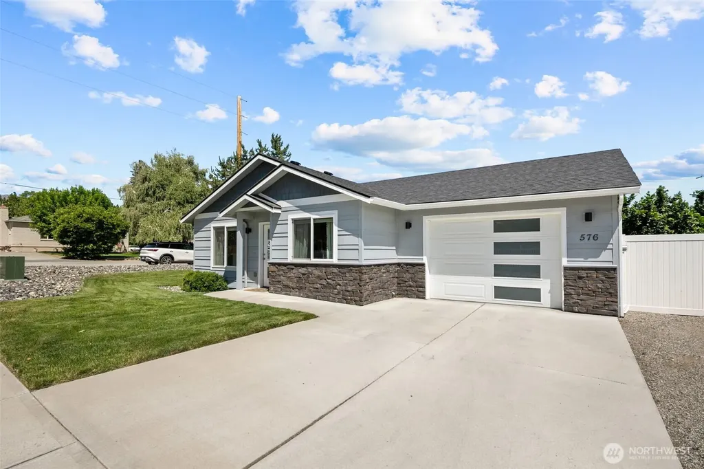 576 Sebastian Way Wenatchee WA 98801