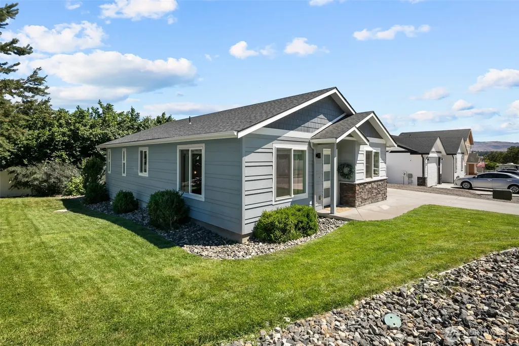 576 Sebastian Way Wenatchee WA 98801