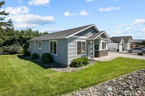 576 Sebastian Way Wenatchee WA 98801