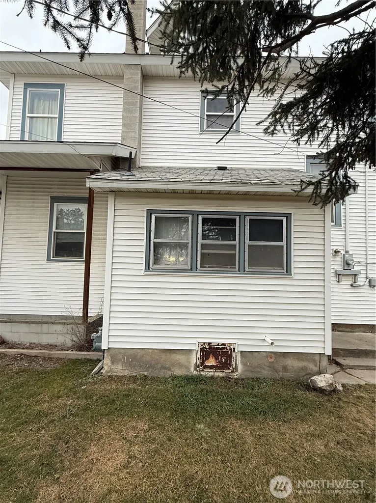 703 Washington Davenport WA 99122