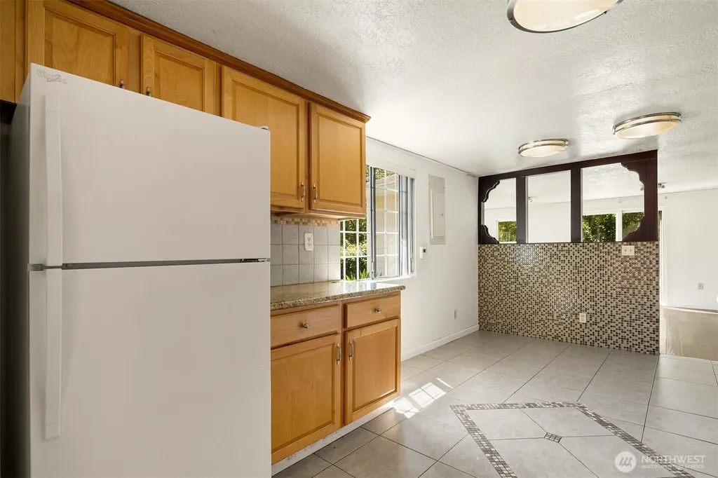 23516 20th Avenue W Bothell WA 98021