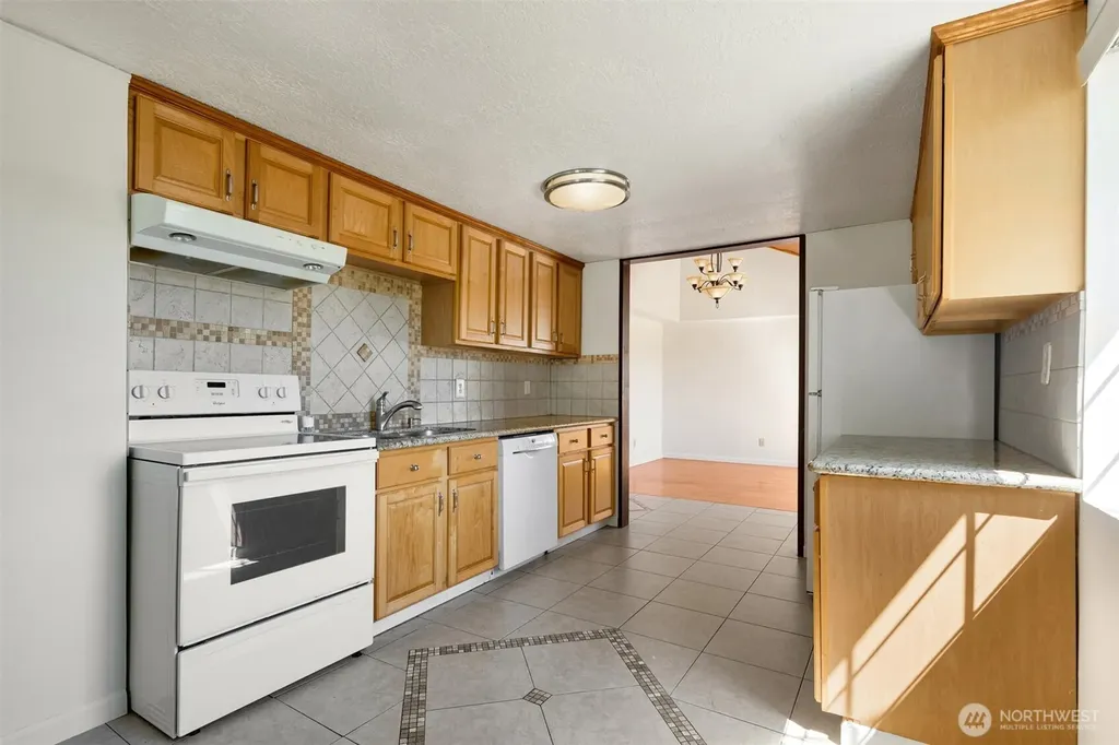 23516 20th Avenue W Bothell WA 98021