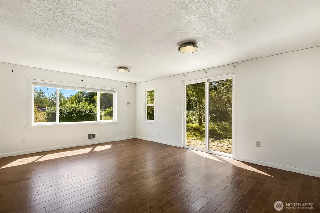 23516 20th Avenue W Bothell WA 98021