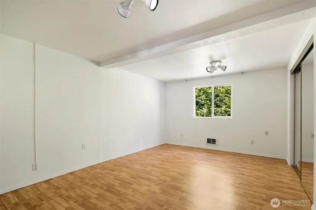 23516 20th Avenue W Bothell WA 98021