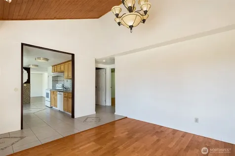 23516 20th Avenue W Bothell WA 98021