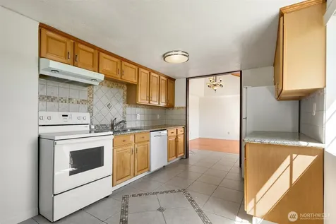 23516 20th Avenue W Bothell WA 98021