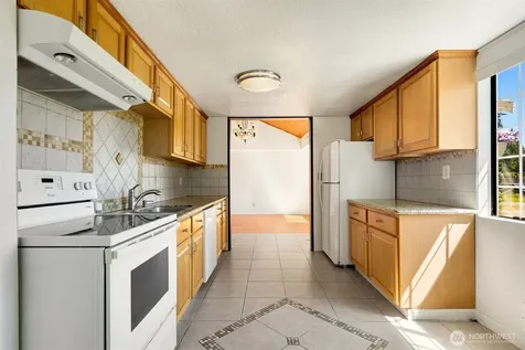 23516 20th Avenue W Bothell WA 98021