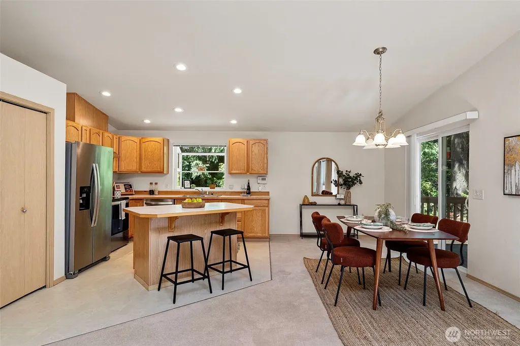 5560 NW Millglade Lane Bremerton WA 98312