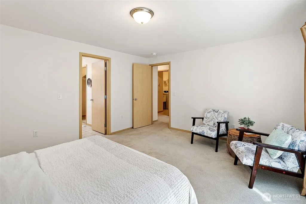 5560 NW Millglade Lane Bremerton WA 98312