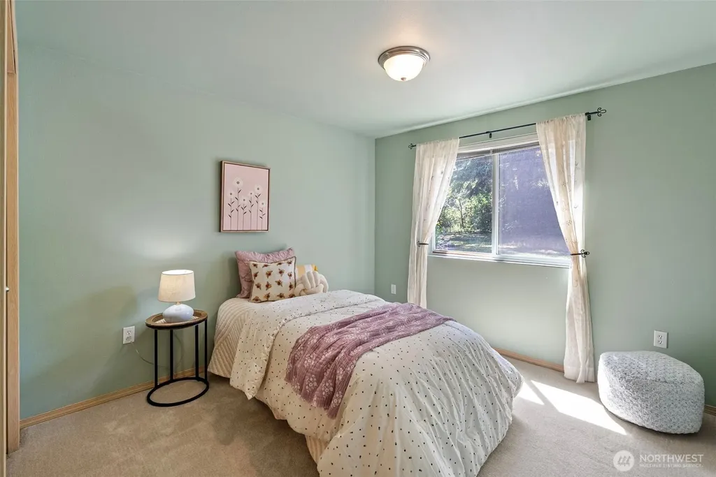 5560 NW Millglade Lane Bremerton WA 98312