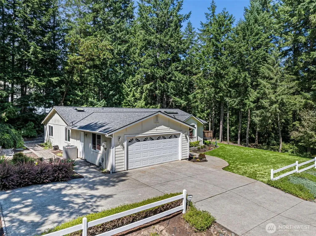 5560 NW Millglade Lane Bremerton WA 98312