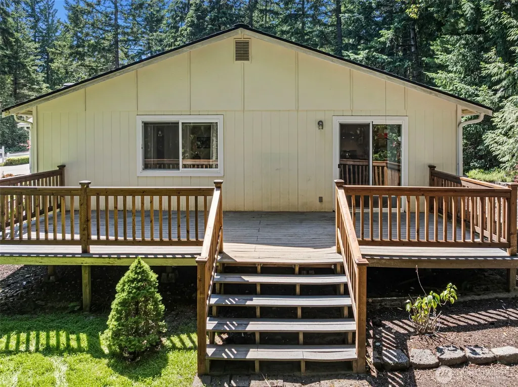 5560 NW Millglade Lane Bremerton WA 98312
