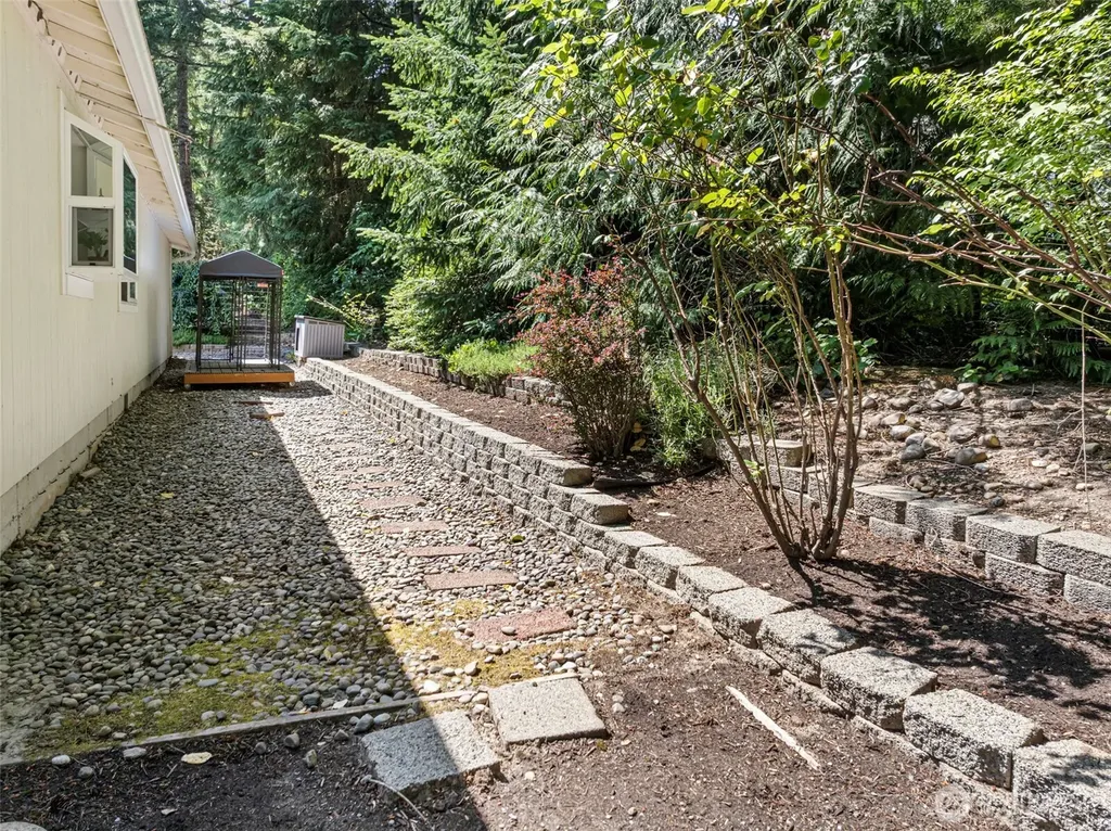 5560 NW Millglade Lane Bremerton WA 98312