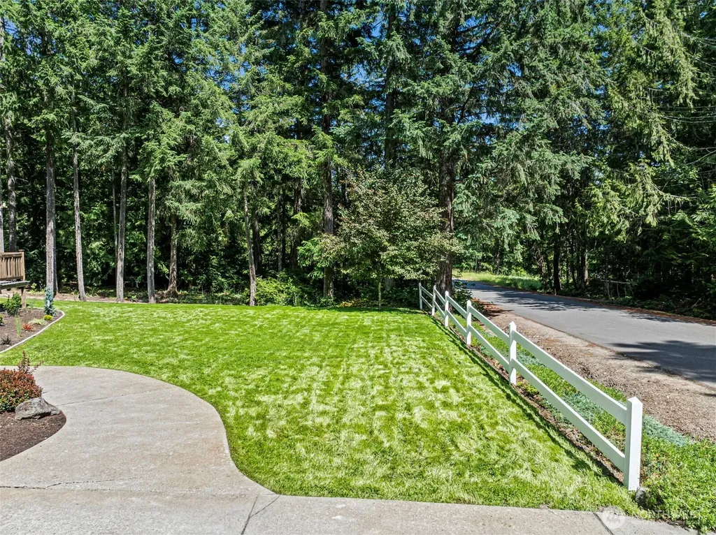 5560 NW Millglade Lane Bremerton WA 98312