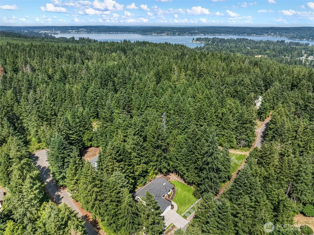 5560 NW Millglade Lane Bremerton WA 98312