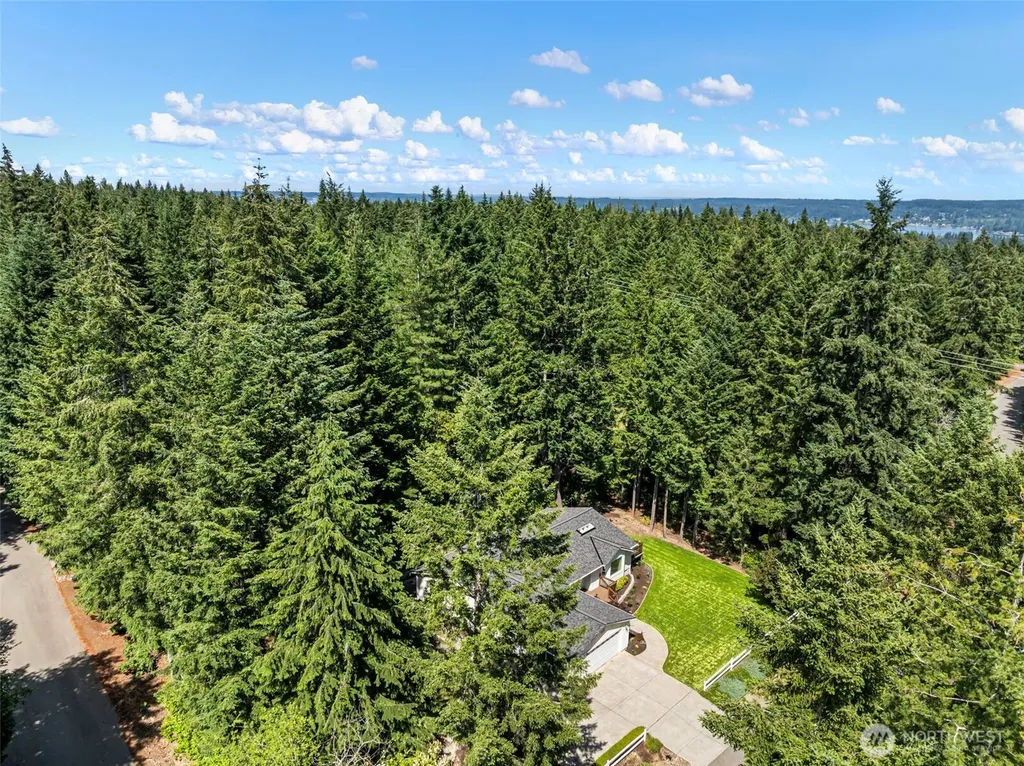5560 NW Millglade Lane Bremerton WA 98312