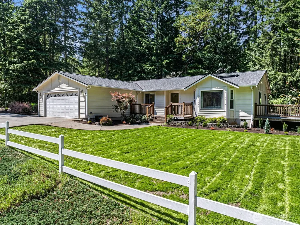 5560 NW Millglade Lane Bremerton WA 98312