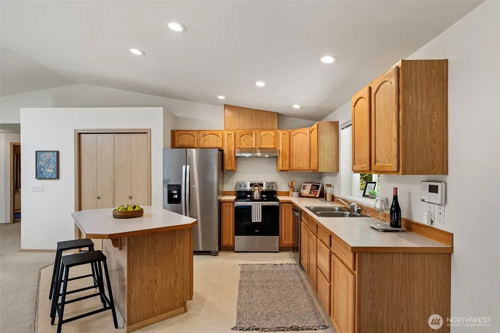 5560 NW Millglade Lane Bremerton WA 98312