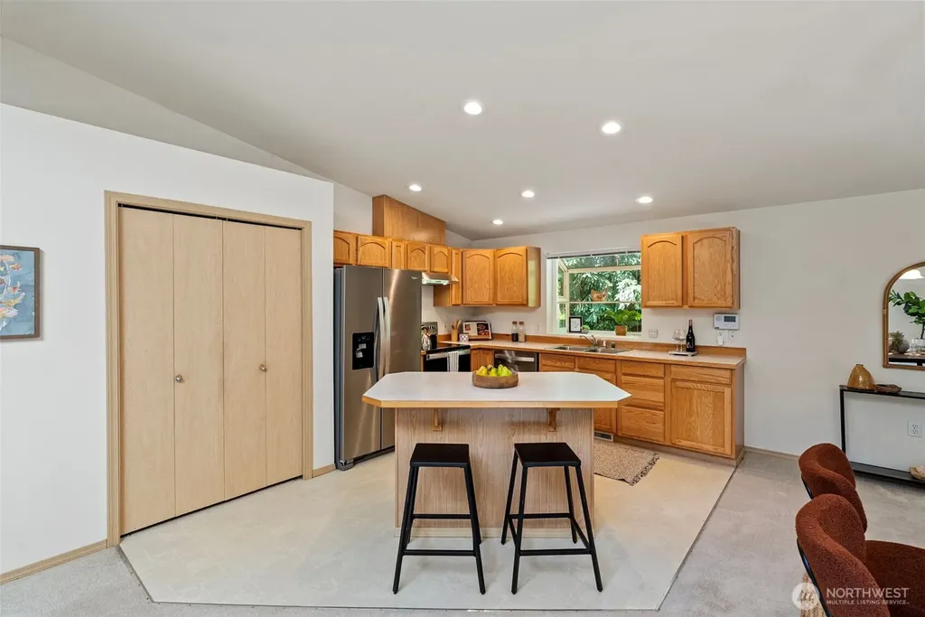 5560 NW Millglade Lane Bremerton WA 98312