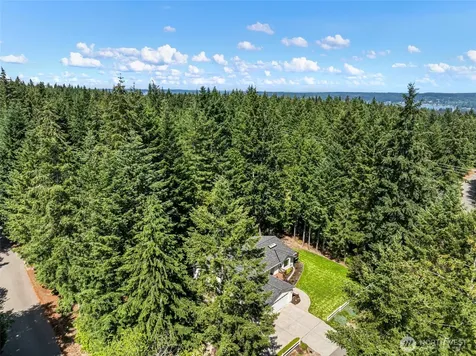 5560 NW Millglade Lane Bremerton WA 98312