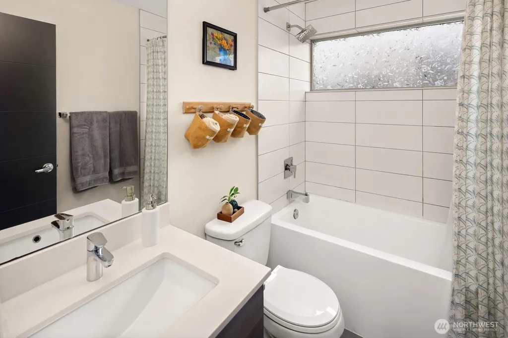8358 19th Avenue NW Seattle WA 98117