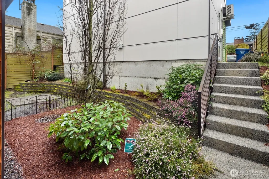 8358 19th Avenue NW Seattle WA 98117
