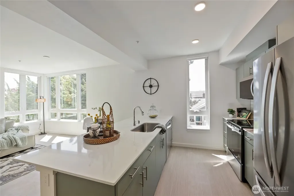 5819 Phinney Avenue N Seattle WA 98103