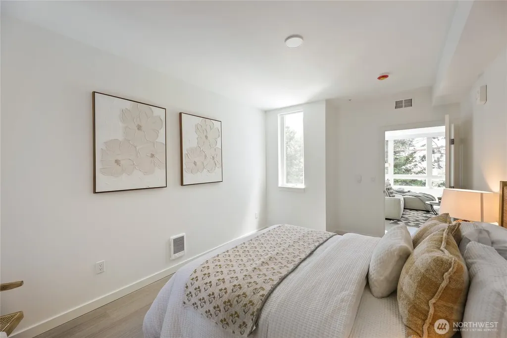 5819 Phinney Avenue N Seattle WA 98103