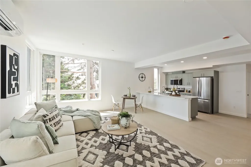 5819 Phinney Avenue N Seattle WA 98103
