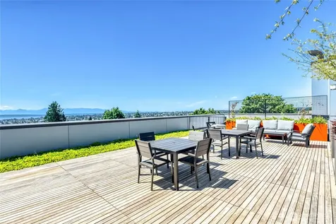 5819 Phinney Avenue N Seattle WA 98103