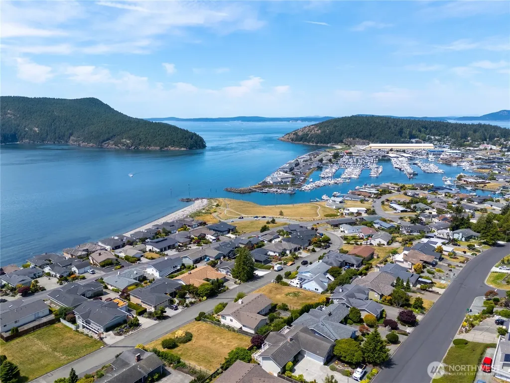4916 Dundee Drive Anacortes WA 98221