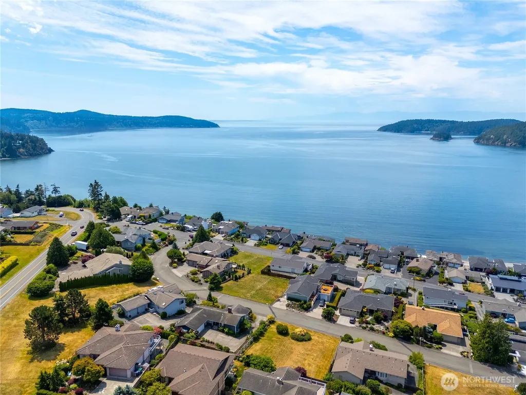 4916 Dundee Drive Anacortes WA 98221