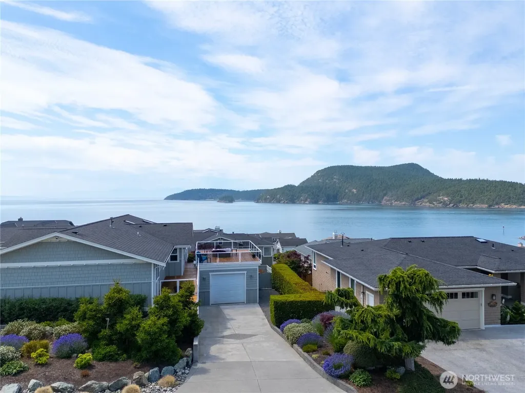 4916 Dundee Drive Anacortes WA 98221