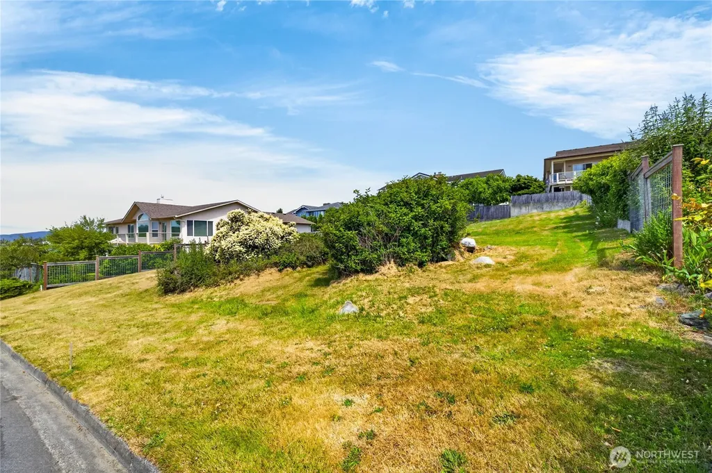 4916 Dundee Drive Anacortes WA 98221