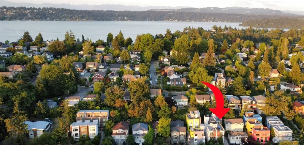 3638 B Courtland Place S Seattle WA 98144