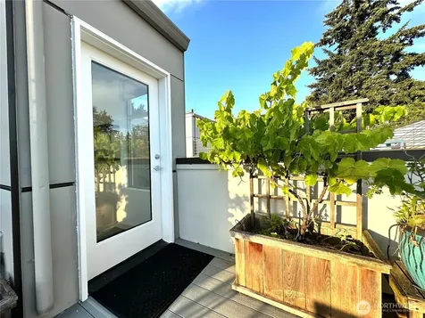 3638 B Courtland Place S Seattle WA 98144