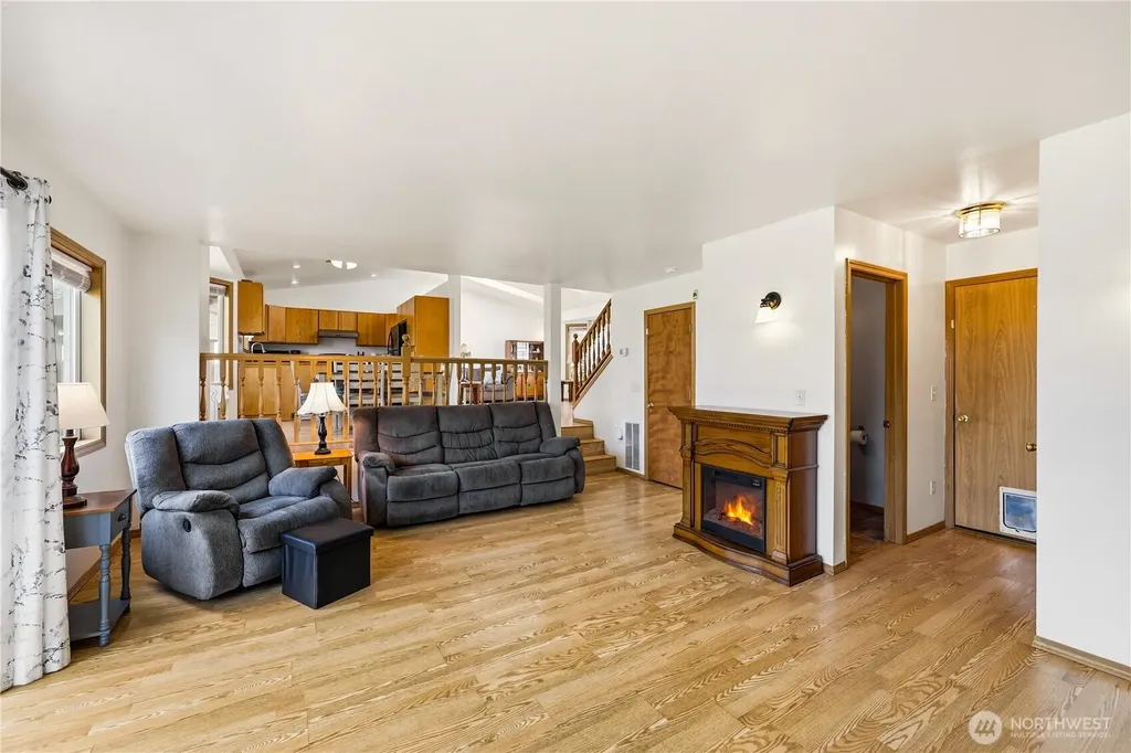 417 Yakima Boulevard Pacific WA 98047