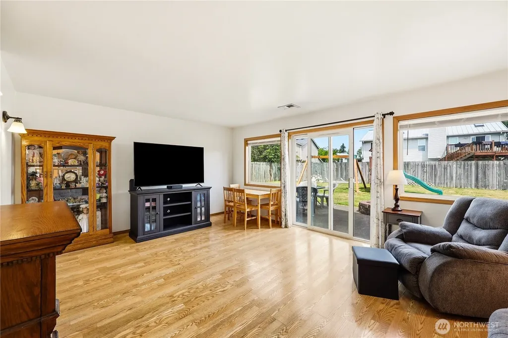 417 Yakima Boulevard Pacific WA 98047