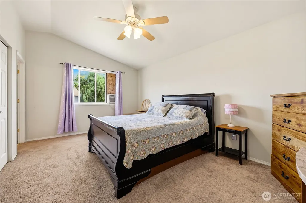 417 Yakima Boulevard Pacific WA 98047