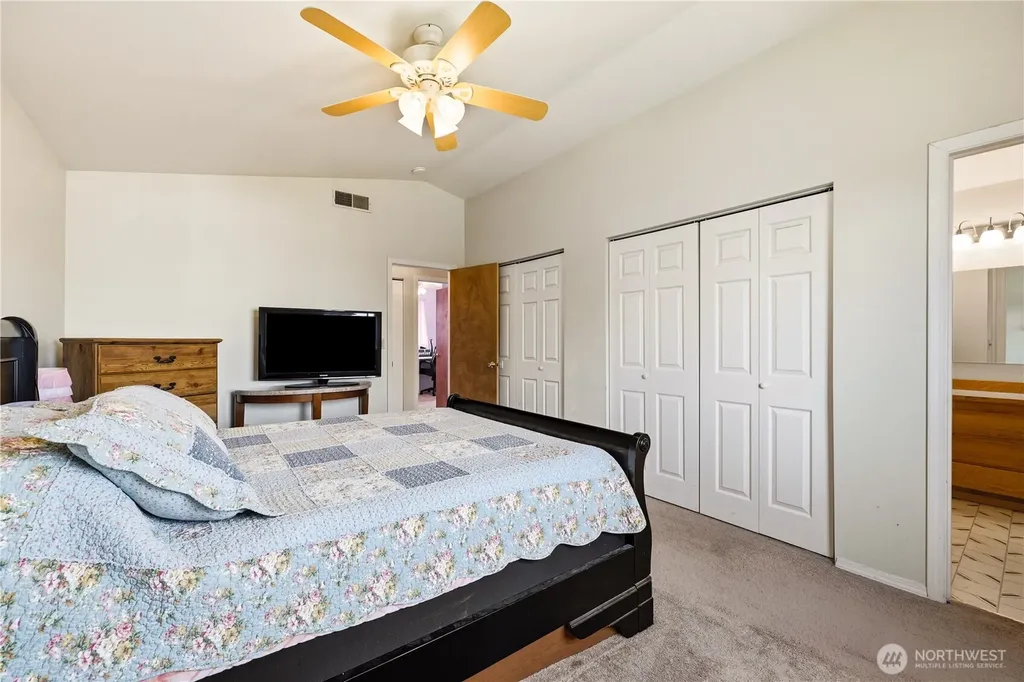 417 Yakima Boulevard Pacific WA 98047