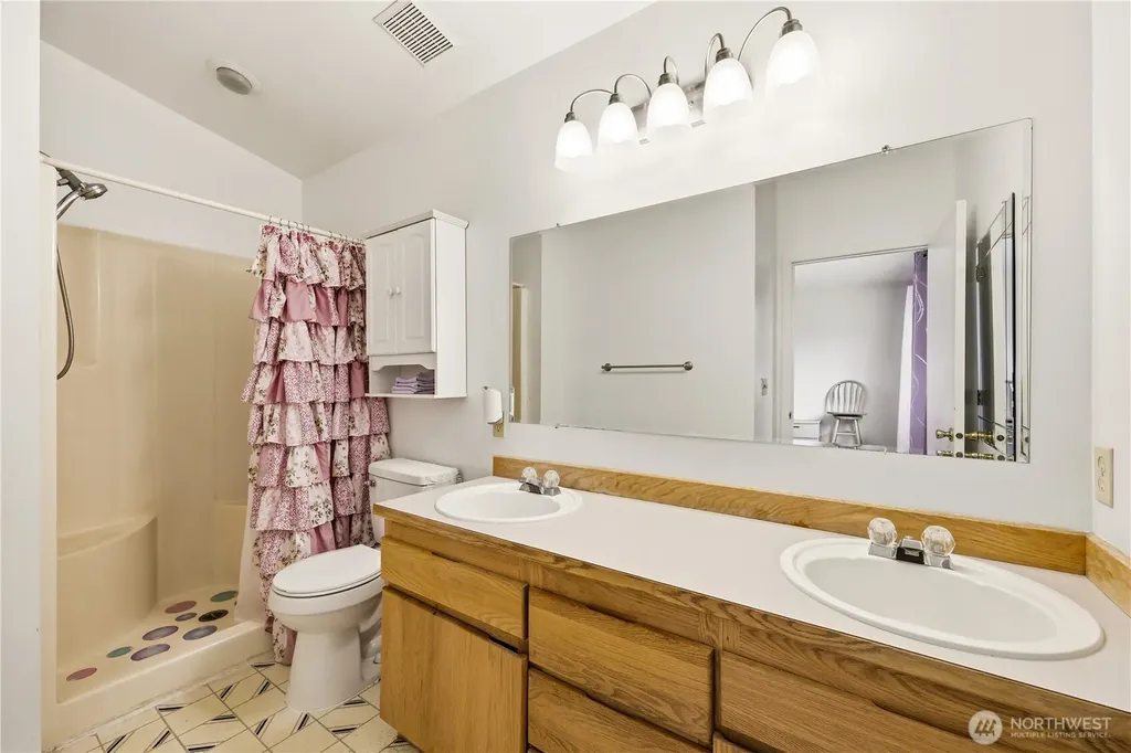 417 Yakima Boulevard Pacific WA 98047