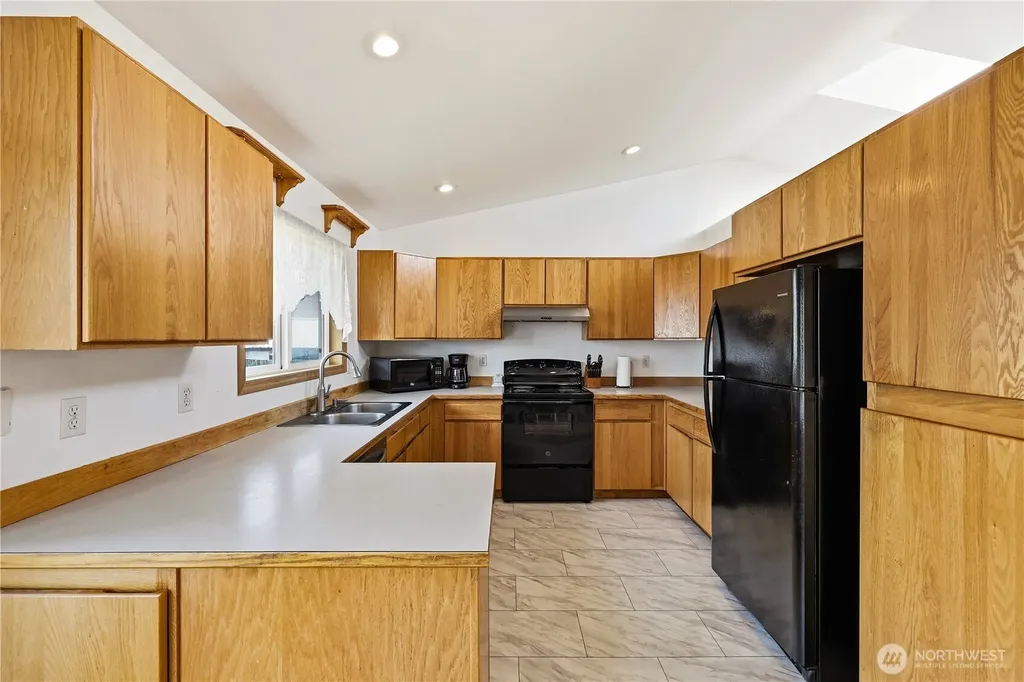 417 Yakima Boulevard Pacific WA 98047