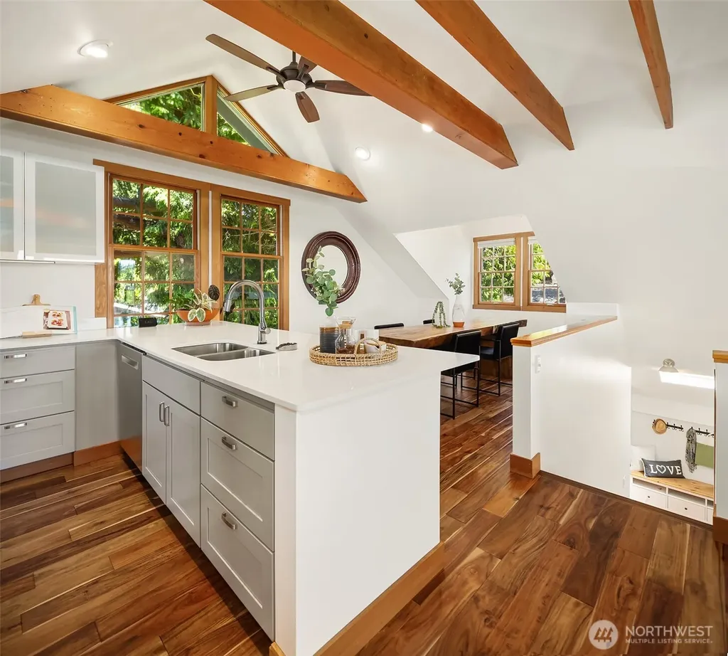 2508 13th Avenue W Seattle WA 98119