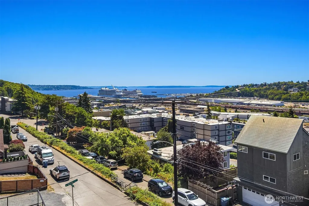2508 13th Avenue W Seattle WA 98119